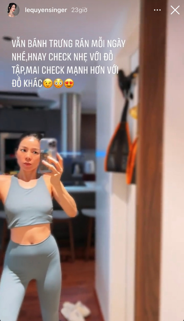 Bộ đồ tập ôm sát mà Lệ Quyên mặc, đã phần nào tố cáo chiếc 'eo bánh mì'.