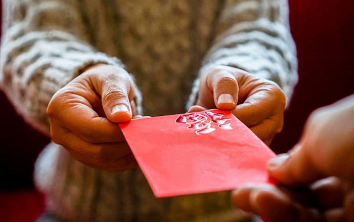 Lần đầu ra mắt, cô gái được mẹ chồng tương lai lì xì gần 30 triệu nhưng dân tình khuyên 'chia tay gấp' Ảnh 2