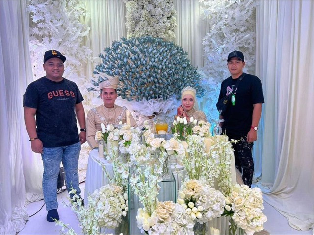 Kỳ công chuẩn bị bó hoa tiền mặt 108 triệu tặng cô dâu, chú rể suýt 'ê mặt' vì hành động này Ảnh 5