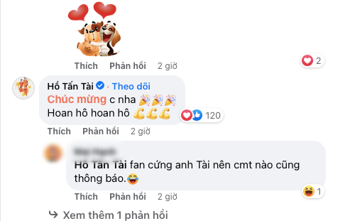 Nhiều nam cầu thủ tuyển Việt Nam nhanh chóng vào chúc mừng.