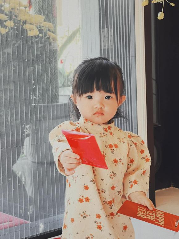 Bé Winnie tên thật là Ông Yên Nhi, chào đời vào ngày 26/10/2020