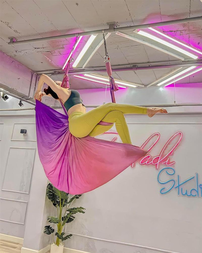 Đường cong bốc lửa, thần thái quyến rũ đáng kinh ngạc.&nbsp;