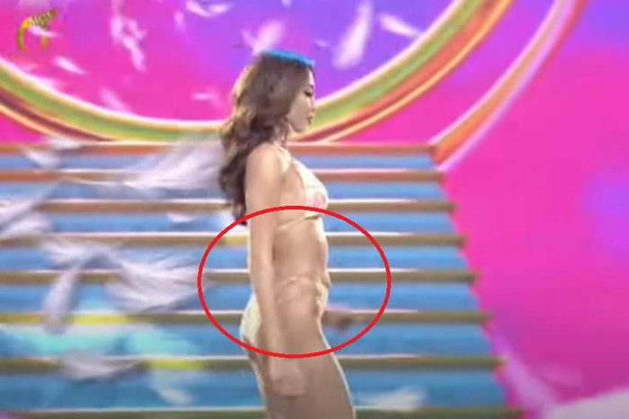 Góc nghiêng càng khiến khuyết điểm này lộ rõ.