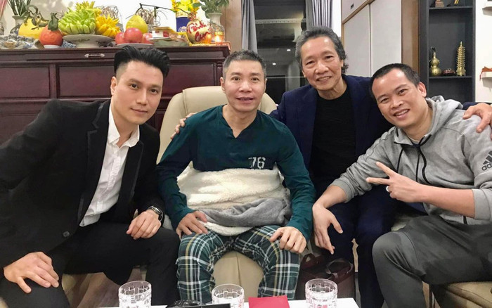 Việt Anh hội ngộ bên nghệ sĩ Công Lý dịp đầu năm, tiết lộ tình trạng sức khoẻ của 'cô Đẩu' Ảnh 2