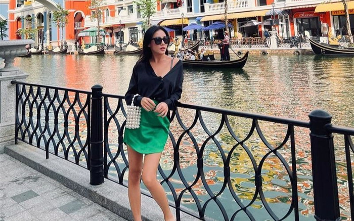 Văn Mai Hương lộ bụng tròn căng như mang bầu, chuyện gì đã xảy ra? Ảnh 2