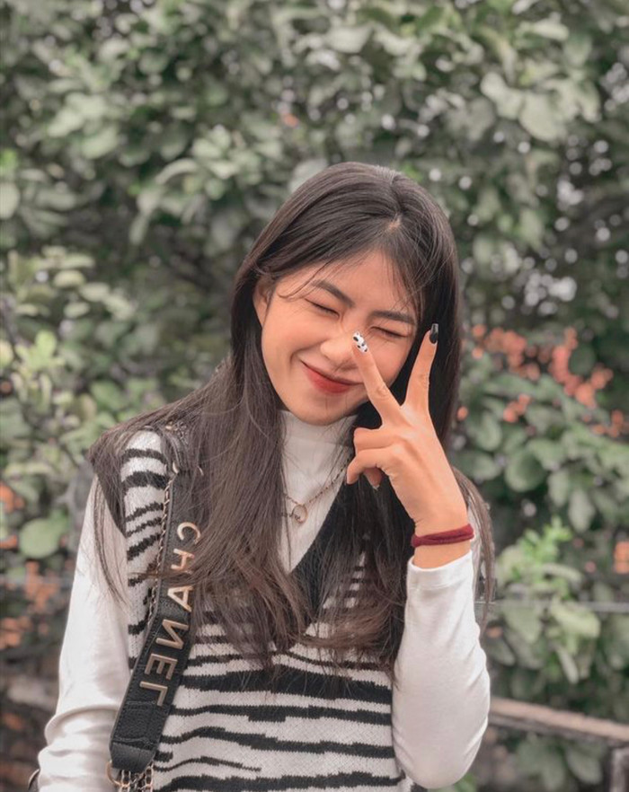 Thanh Nhã sở hữu nhan sắc xinh xắn, mái tóc dài đầy nữ tính.