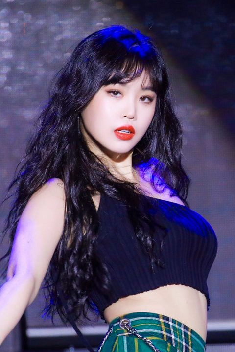 Hội idol Kpop gen 4 so kè số lượng fancam đạt hơn triệu view đáng ngưỡng mộ Ảnh 21