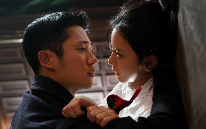 Jisoo (BLACKPINK) bị tố nói dối, giấu đầu lòi đuôi với chuyện hẹn hò với Jung Hae In? Ảnh 2