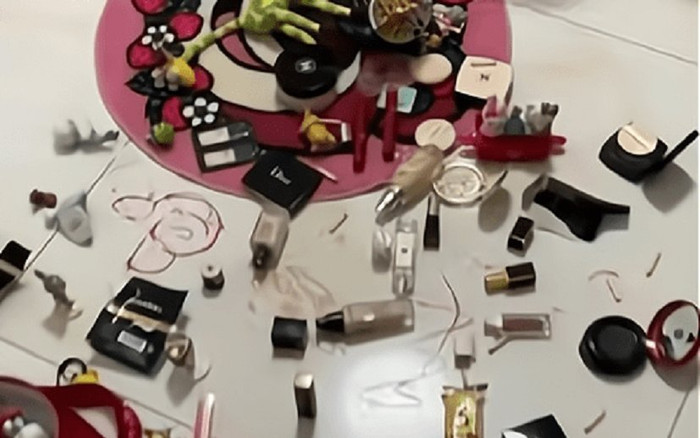 Con phá tan bộ mỹ phẩm trị giá 70 triệu khi tới nhà họ hàng chúc Tết, sốc nhất là thái độ của phụ huynh Ảnh 2