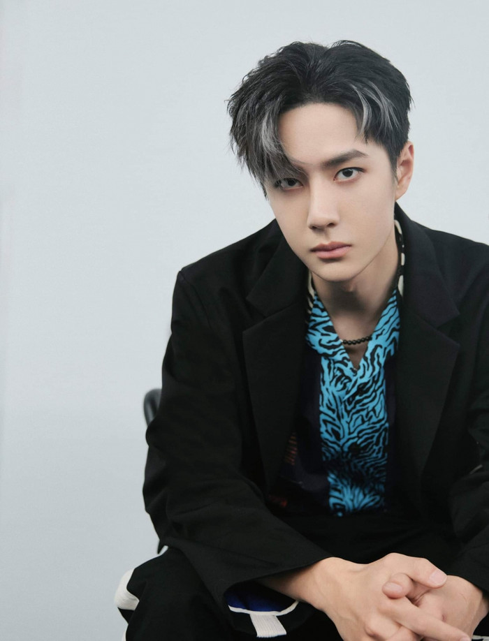 Vương Nhất Bác từng công khai để màu tóc cặp với nữ idol xinh đẹp này? Ảnh 4