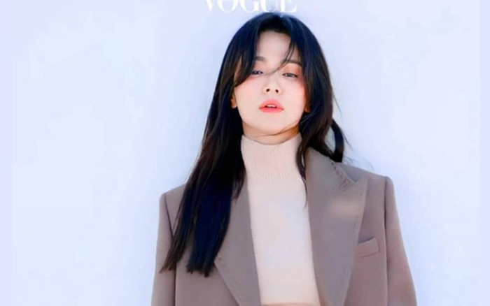 Song Hye Kyo biểu cảm u buồn trong bộ ảnh mới nhưng vẫn khiến fan 'tan chảy' với nhan sắc tuổi 41 Ảnh 2