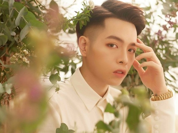 Hình mẫu lý tưởng mà Đức Phúc hướng tới là người nhẹ nhàng, hiểu được ý mình, nói chuyện hợp, duyên dáng, thông minh. 