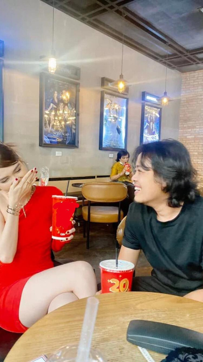 Phản ứng của Ngọc Trinh khiến người hâm mộ càng thêm tò mò.