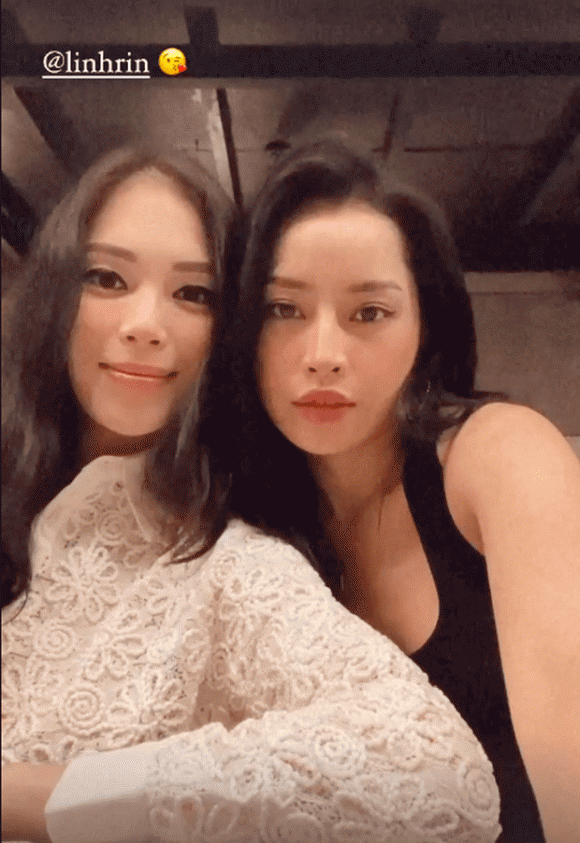 Chi Pu đọ sắc bên 'em dâu' Hà Tăng. 