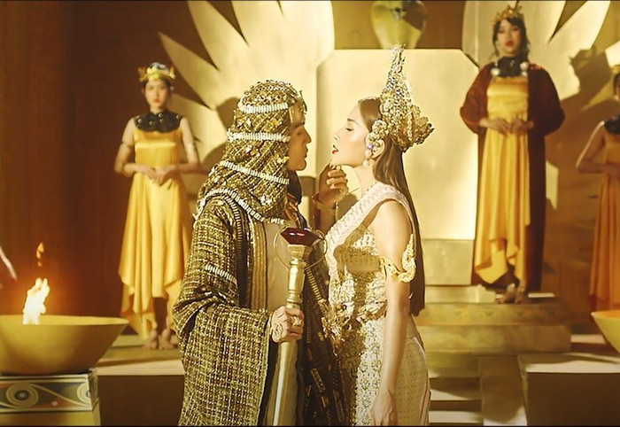 Khả Như và Võ Đăng Khoa mang đến những tiếng cười sảng khoái trong dịp lễ Tình nhân.