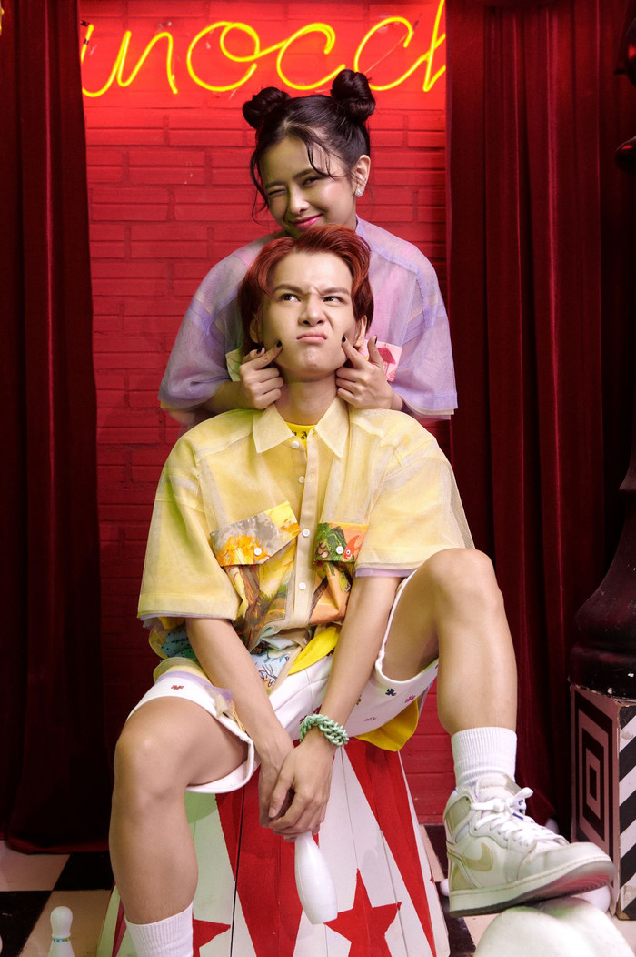 Trong khi đó, Phạm Đình Thái Ngân lại thể hiện tình yêu với tinh thần vô cùng sôi động.