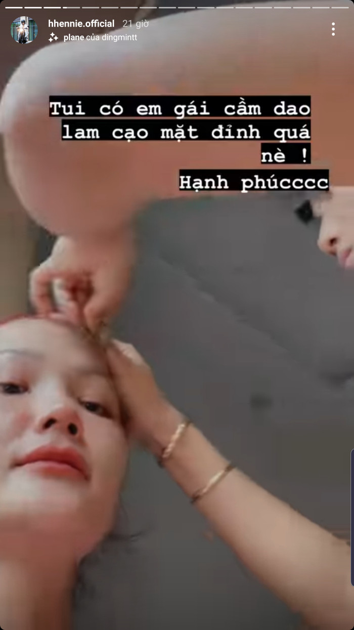 Cô rất thích được gia đình quan tâm, chăm sóc từ những hành động rất nhỏ. 