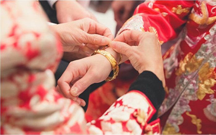 Con dâu đưa mẹ chồng và bố ruột đến tận nơi đăng ký kết hôn vào đúng Valentine, lý do ai cũng thổn thức Ảnh 2