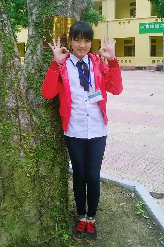 Cô sở hữu chiều cao vượt trội khi còn là cô học sinh giản dị tại Thanh Hóa.