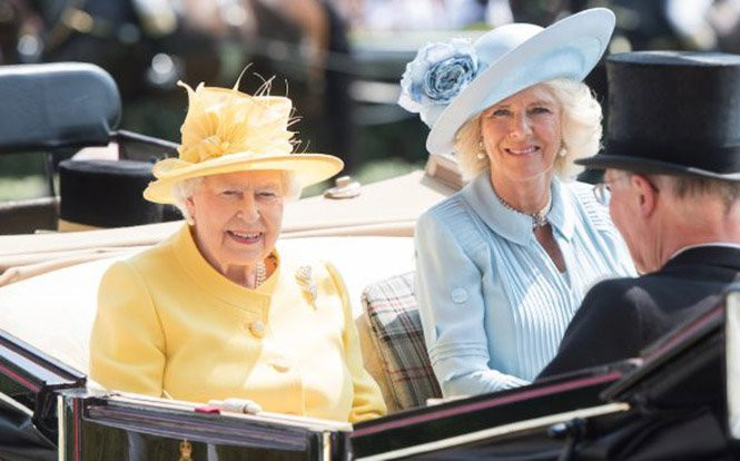 Bà Camilla đã chiếm được tình cảm từ Nữ hoàng Elizabeth như thế nào? Ảnh 2