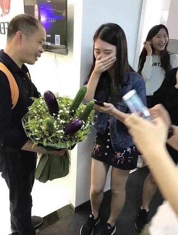 Thành ý là chính, xấu đẹp quan trọng gì đúng không?