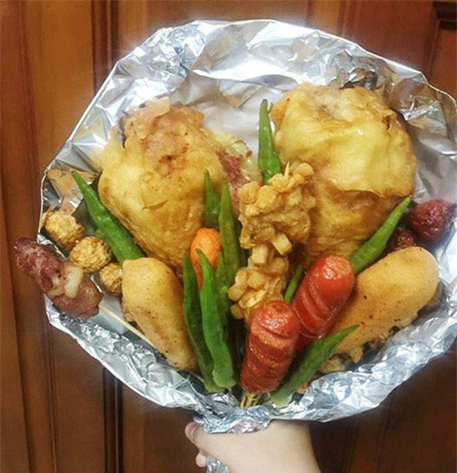 Những món chiên đầy bắt mắt thế này chưa bao giờ là thứ đồ ăn lỗi thời trên bản đồ ẩm thực của các cặp đôi Việt