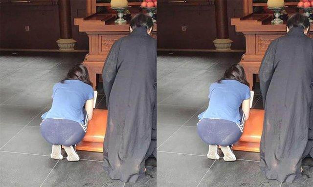 Không những ôm sát mà còn mỏng đến lộ liễu... 