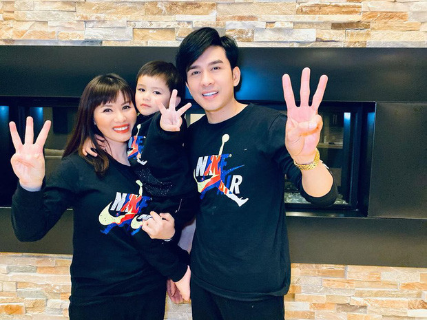  Dù mới nhỏ tuổi nhưng Thiên Từ tỏ ra là cậu bé thông minh, hiểu chuyện.