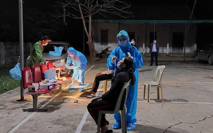 Sáng 15/2, 20.000 F0 cộng đồng, 16 tỉnh thành có ca nhiễm Omicron Ảnh 2