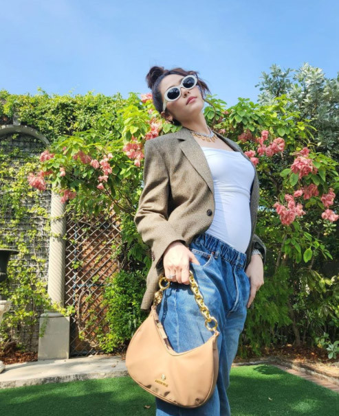 Nữ minh tinh Thái Lan biến đổi linh hoạt, cô không bó buộc bản thân theo phong cách nào cố định.