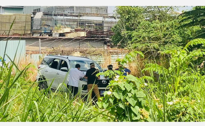 Lực lượng chức năng có mặt tại hiện trường để điều tra, làm rõ vụ việc. Ảnh: Người Lao Động