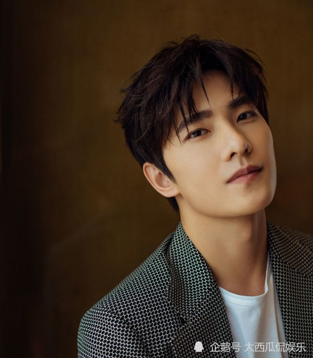 Dương Dương bỏ rơi Nhiệt Ba, sắp cặp kè với 'tiểu Lưu Diệc Phi' trong 'Một tòa thành đang chờ anh' Ảnh 8