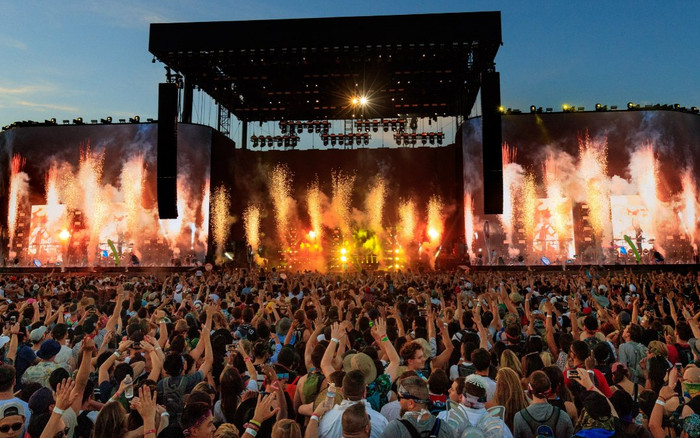 2 đêm nhạc lớn gây xôn xao khi tuyên bố: 'Khán giả không cần tiêm vaccine, không cần mang khẩu trang' Ảnh 2