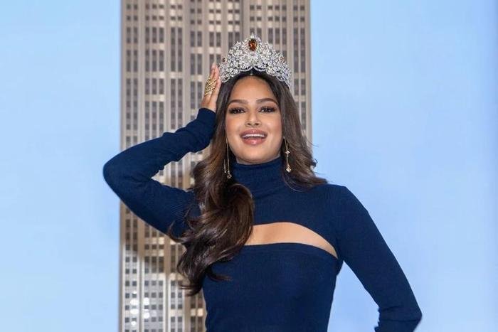 Tân Miss Universe tiếp tục lộ vòng bụng phốp pháp, đúng là váy áo hại đời Ảnh 5