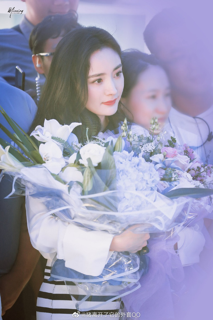 Dương Mịch từng khiến khán giả không khỏi xuýt xoa vì quá đẹp trong lần xuất hiện khi cô nàng tham gia đóng máy bộ phim Định luật tình yêu 80/20 vào tháng 6 vừa qua