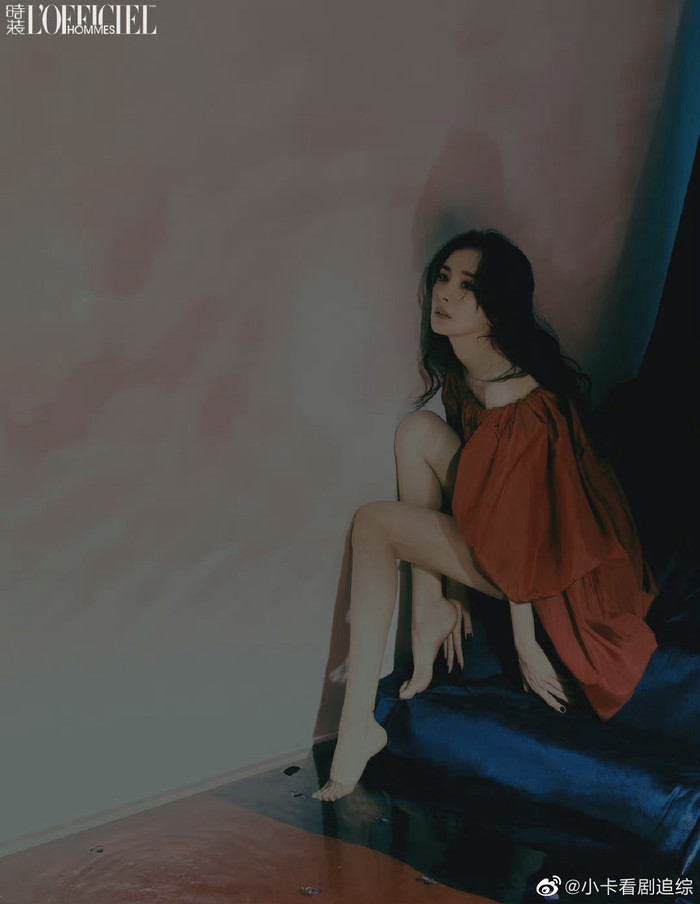 Cho đến nhón chân để có những tấm hình độc lạ cũng không thể làm khó bà mẹ 1 con này