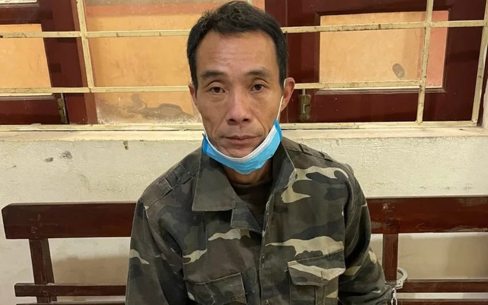 Gã đàn ông ôm súng nấp sau bụi cây ven đường bắn trọng thương cặp vợ chồng vì mâu thuẫn đất đai Ảnh 2