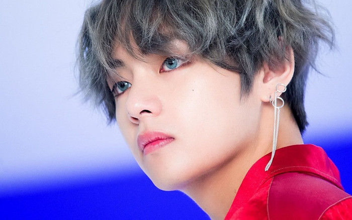 Ca sĩ V nhóm BTS xác nhận dương tính với Covid-19 Ảnh 2