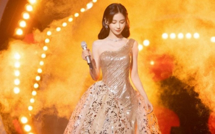 Angelababy xuất hiện với vẻ đẹp tựa nữ thần hậu ly hôn Ảnh 2