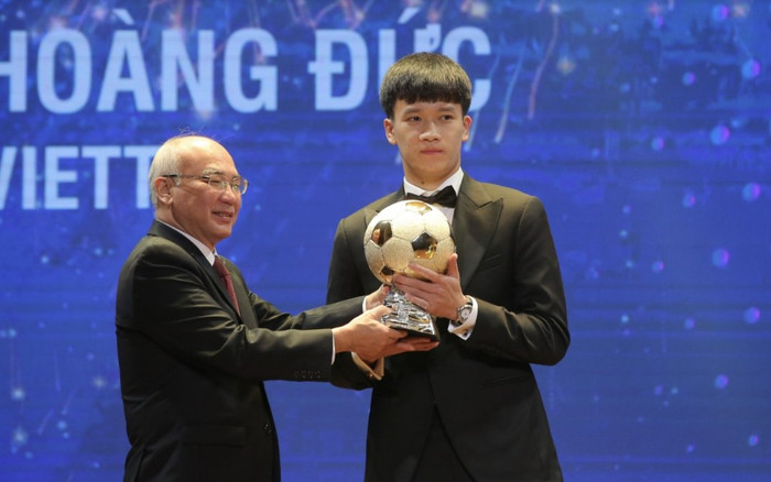 Hoàng Đức mong muốn xuất ngoại sau khi giành Quả bóng vàng Việt Nam Ảnh 2