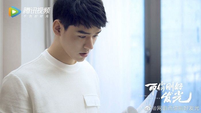 Cung Tuấn 'cặp kè' đàn chị Lưu Diệc Phi, tạo nên câu chuyện ngược tâm trong 'Hồ yêu Tiểu Hồng Nương'? Ảnh 6