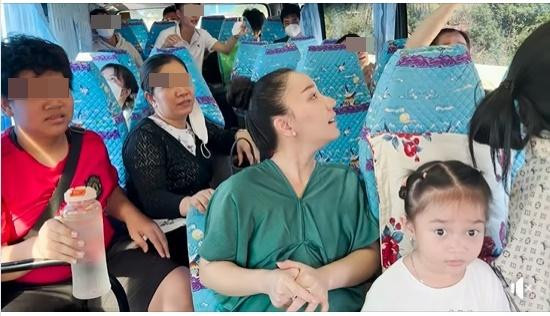 Dù đã rào trước 'coi clip vui vẻ, hoan hỉ nha mọi người', song sau khi lên sóng, Lê Dương Bảo Lêm vẫn bị một số tài khoản mạng chỉ trích 'đòi hỏi quá đáng'.