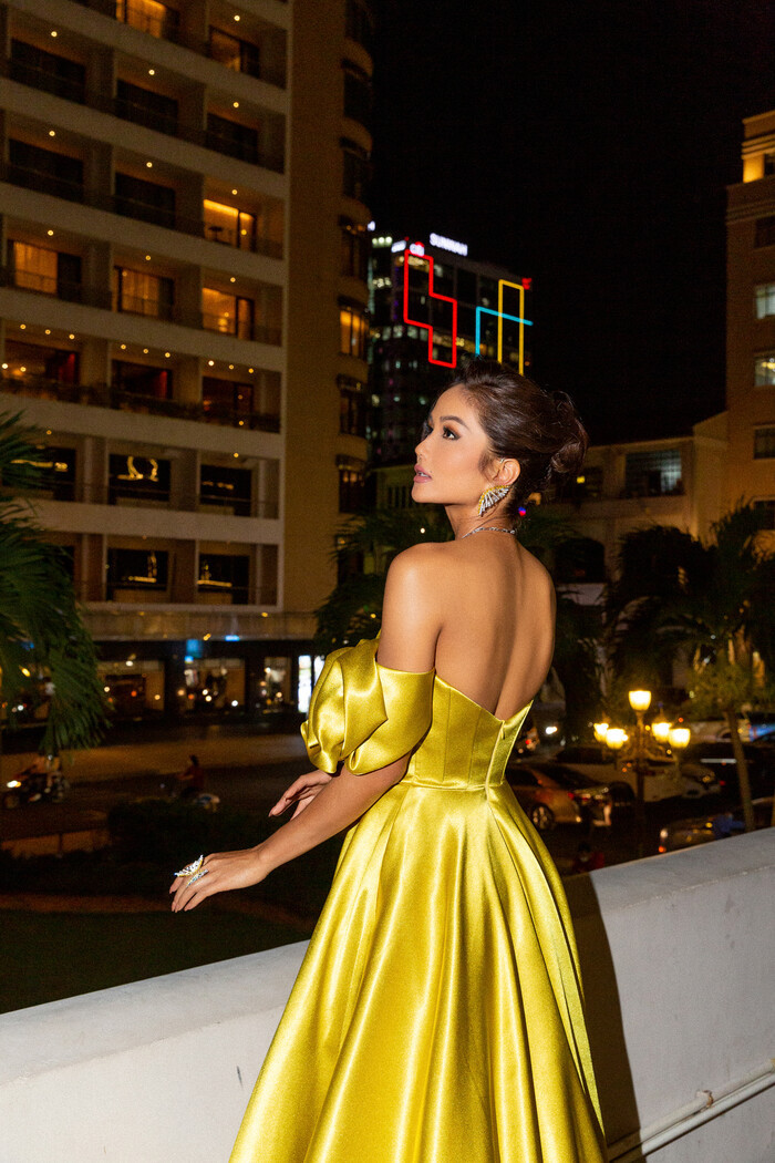 Cô trở lại rạng rỡ sau khoảng thời gian nghỉ ngơi ăn Tết. 