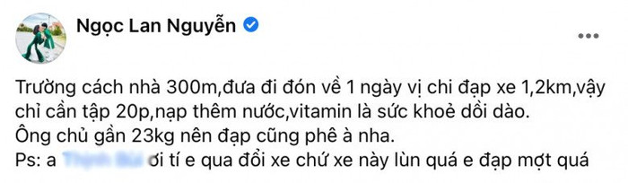 Nữ diễn viên cũng đạp xe đưa đón con, luôn nạp vitamin và nước để bổ sung cho cơ thể. 