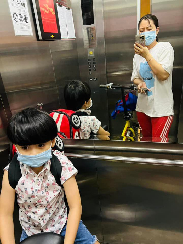 Các mẹ bỉm sữa thường bảo, chơi với con là đủ mệt, đâu cần tập thể dụng cự khổ làm gì, đ.iều này xem ra đúng với Ngọc Lan nhỉ. 