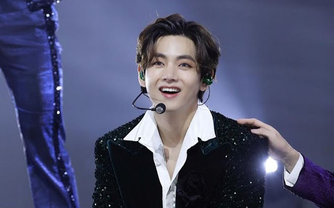 Tình hình sức khỏe của V (BTS) ra sao sau khi dương tính COVID-19? Ảnh 2