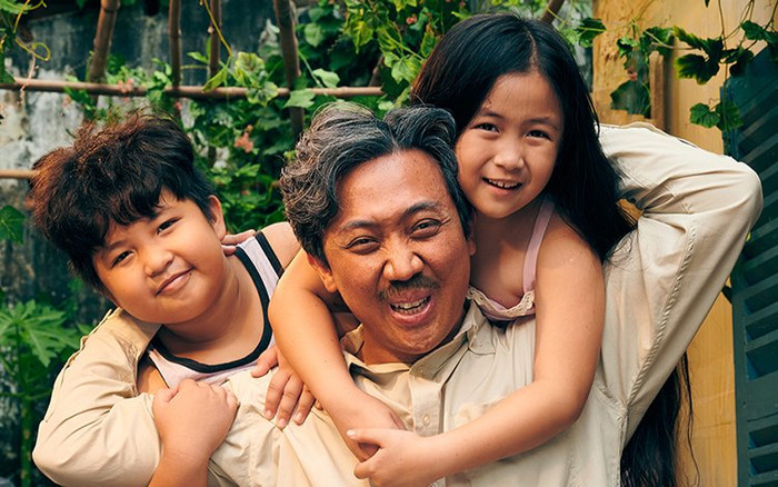 Dân mạng Việt Nam nói gì khi Bố già của Trấn Thành chiếu ở nước ngoài bị chê tệ, không hay? Ảnh 2