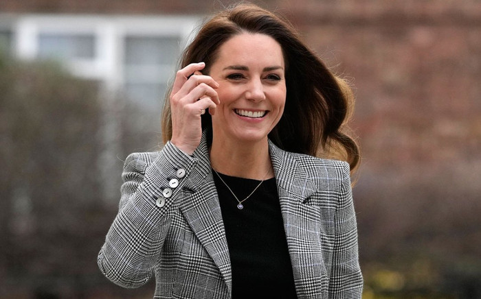 Học lỏm Công nương Kate bí quyết lên đồ sang chảnh với chi phí tí hon Ảnh 2
