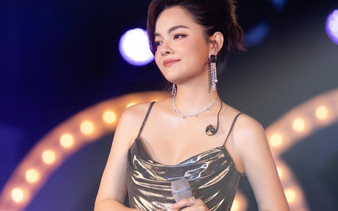 Rộ nghi vấn Phạm Quỳnh Anh đang mang thai khi để lộ vòng 2 to bất thường Ảnh 2