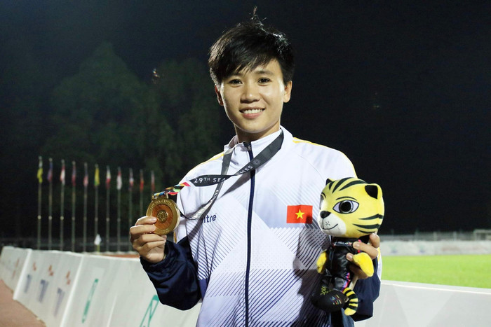 “Người hùng” tuyển nữ Việt Nam - Tuyết Dung cho biết đã giật mình khi nghe tin Hoà Minzy chia tay chồng vào hôm nay.